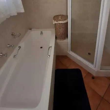 Loerie'S Nest Apartment Pretoria Room photo