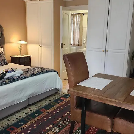 Loerie'S Nest Apartment Pretoria Room photo